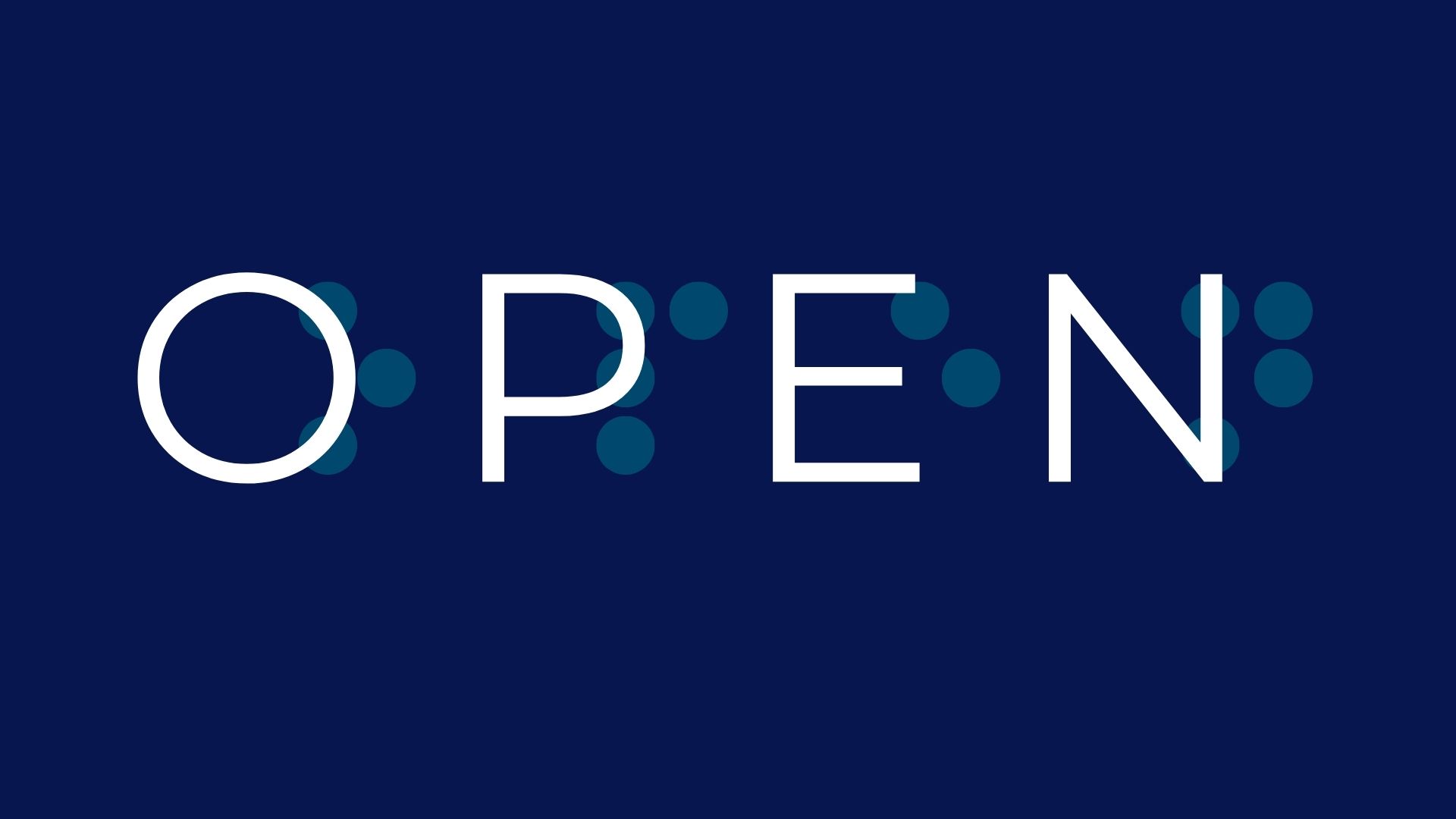 Scritta Open con punti in braille, servizio GOODCOM di comunicazione accessibile e inclusiva