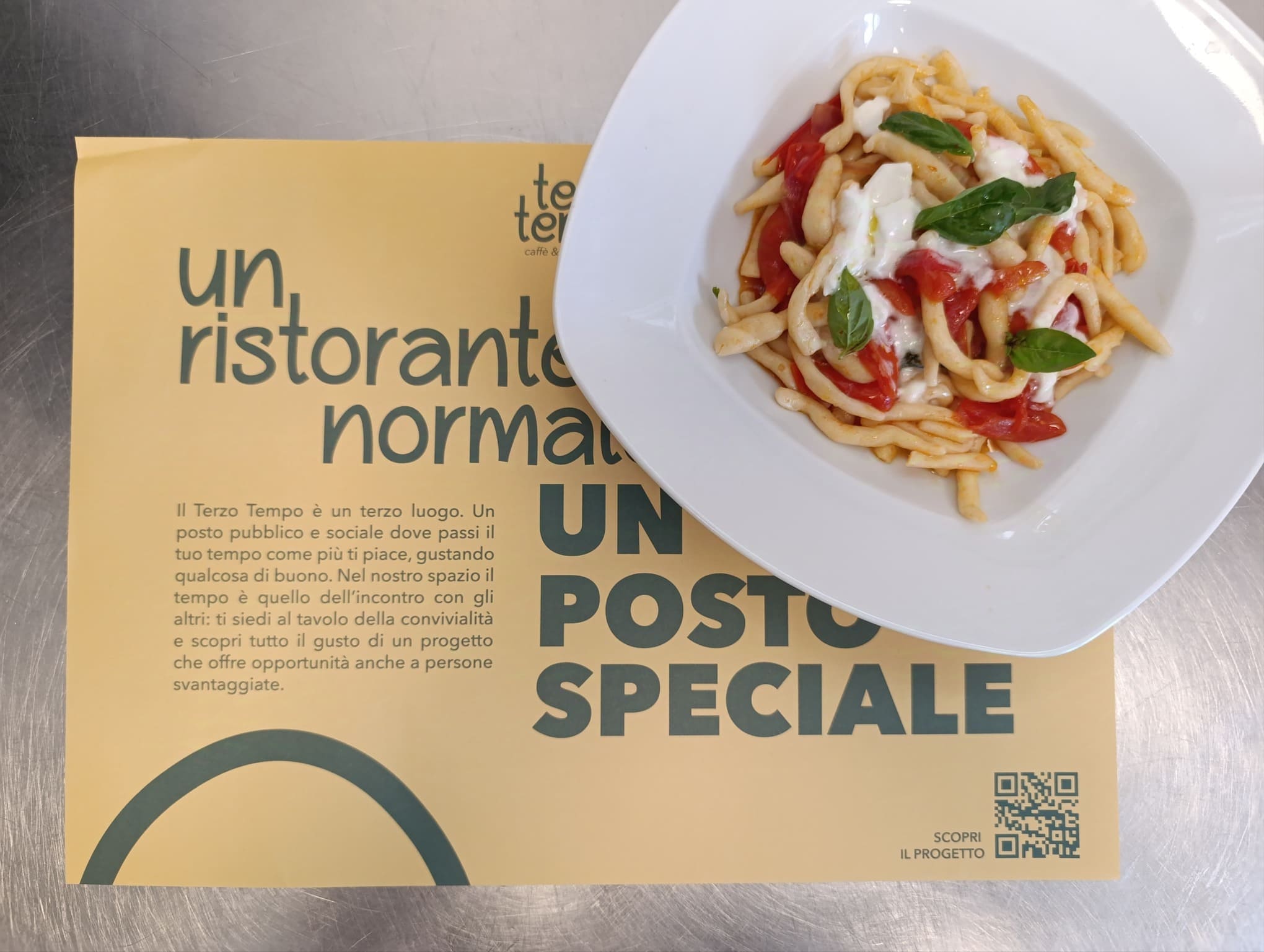 Volantino della campagna: un ristorante normale, un posto speciale